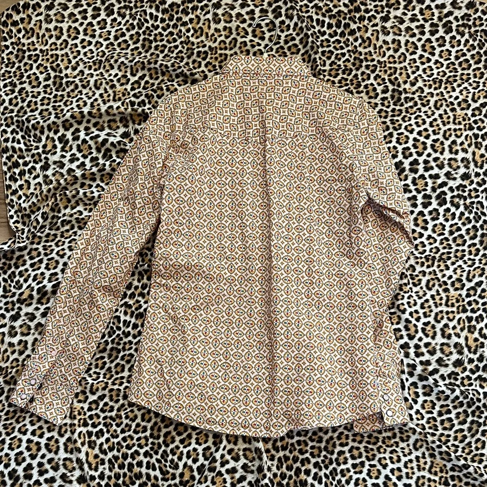 Cinch Women's Geometric Button Down Shirt - soft pink salmon with red and blue - Picture 6 of 6